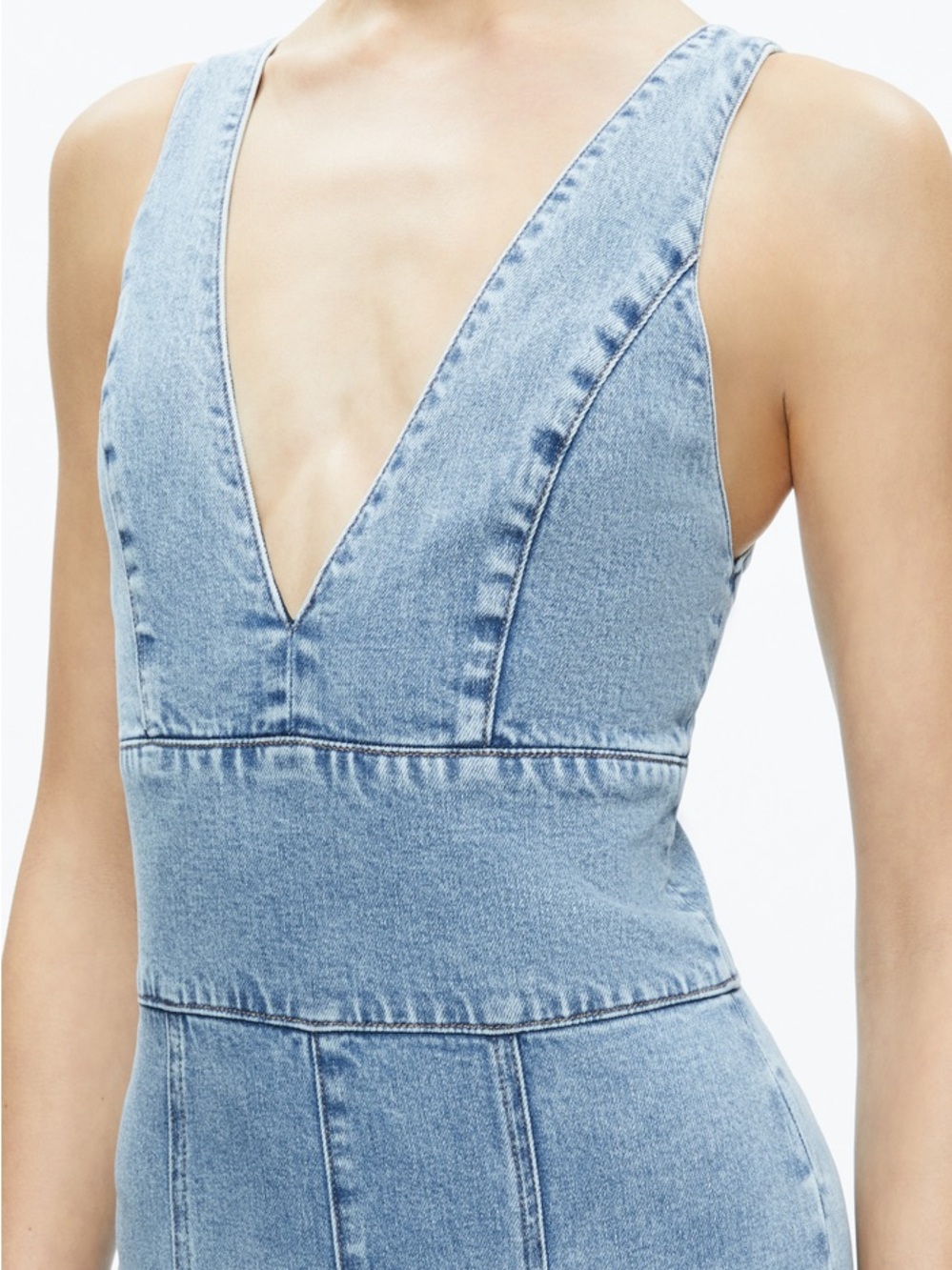 alice + olivia SANDRA DEEP V NECK JUMPSUIT - Picture 3 of 10
